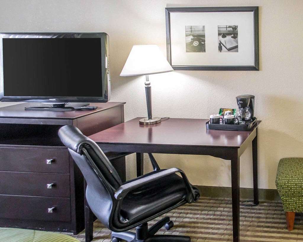 Clarion Hotel Beachwood-Cleveland Rom bilde